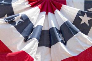 kreisförmige usa-amerikanische flagge mit sternenbanner und streifendetail foto