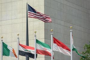 Flaggen außerhalb des Gebäudes der Vereinten Nationen in New York foto