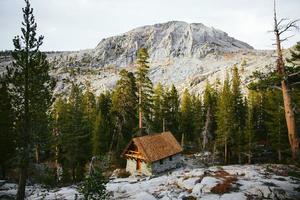 Hütte in den Alpen foto