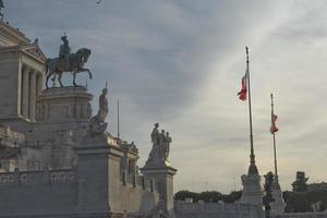 Rom Unbekanntes Soldatengebäude bei Sonnenuntergang foto