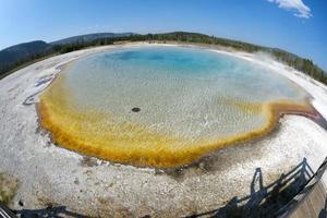 yellowstone bunter heißer pool geysir alte treue foto