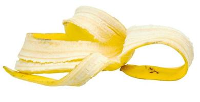 gelbe Bananenschale isoliert auf weiß foto