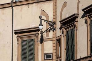 Fassade des mittelalterlichen Hauses in der Stadt Florenz foto