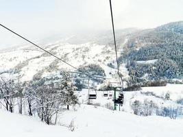 Seilbahn-Skilift im Skigebiet Via Lattea, Italien foto
