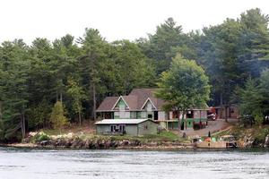 die tausend inseln sind ein archipel von inseln, die sich entlang der grenze zwischen kanada und den vereinigten staaten entlang der st. Lawrence Fluss. foto