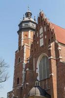 Krakau - Fronleichnamskirche wurde um 1340 von Kasimirus III. dem Großen gegründet. Die Vorderansicht hat einen gotischen Giebel, während die Innenausstattung barock ist foto