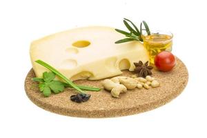 Käse mit Honig und Nüssen foto