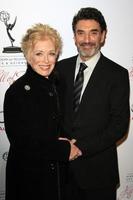 los angeles 1. märz - holland taylor, chuck lorre kommt am 1. märz 2012 in beverly hills, ca foto