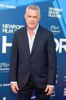 los angeles 24. okt. - ray liotta beim 22. jährlichen newport beach film festival präsentiert 10 schauspieler, die am 24. oktober 2021 im balboa bay club in newport beach, ca foto