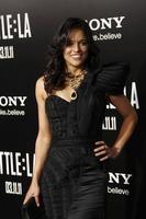 los angeles, 8. märz - michelle rodriguez kommt zur schlacht - los angeles premiere im village theater am 8. märz 2011 in westwood, ca foto