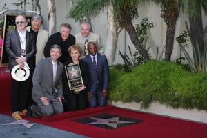 Los Angeles, 7. September - Beamte der Kammer und der Stadt, Peter Asher, Phil Everly, Gary Busey, Maria Elena Holly bei der Buddy Holly Walk of Fame-Zeremonie auf dem Hollywood Walk of Fame am 7. September 2011 in Los Angeles, ca foto