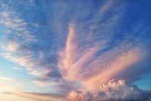 bunter bewölkter Himmel foto