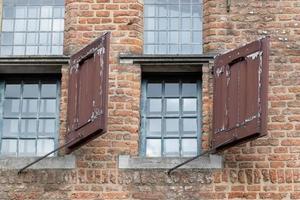 Fenster eines alten Gebäudes foto