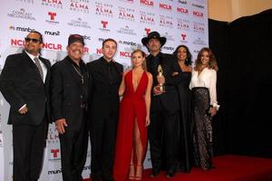 Los Angeles, 27. September - Tito Larriva, Danny Trejo, Daryl Sabara, Alexa Vega, Robert Rodriguez, Rosario Dawson, Jessica Alba bei den Alma Awards 2013, Presseraum im Pasadena Civic Auditorium am 27. September 2013 in Pasadena, ca foto