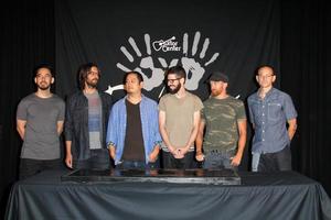 los angeles, juni 18 - linkin park, mike shinoda, rob bourdon, joe hahn, brad delson, dave farrell, chester bennington bei der einführungszeremonie auf dem linkin park rockwalk im guitar center am 18. juni 2014 in los angeles, ca foto