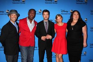 los angeles, aug 4 - luis antonio ramos, isiah whitlock, jr, matt long, anastasia phillips, lorraine bruce kommt zur abc sommer 2013 tca party im beverly hilton hotel am 4. august 2013 in beverly hills, ca foto