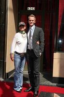 los angeles, sep 15 - neil patrick harris, manager bei der feierlichen Verleihung eines sternes auf dem hollywood walk of fame an neil patrick harris im frolic room am 15. september 2011 in los angeles, ca foto