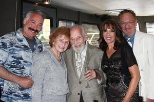 los angeles, 21. april - randy wolveck, molly und ralph wolveck, kate und ron linder bei der feier zum 70-jährigen wolveck-jubiläum im traum auf der yacht im fischerdorf-jachthafen am 21. april 2013 in marina del rey, ca foto