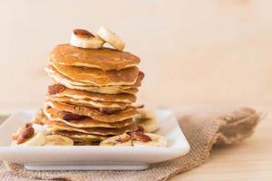 Mandel-Bananen-Pfannkuchen foto