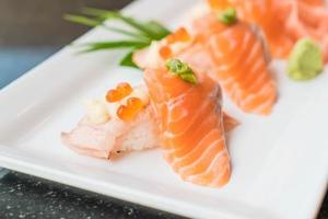 Lachssushi Nigiri foto