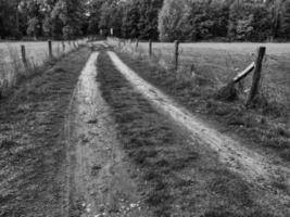 Wandern an einem Fluss in Westfalen foto