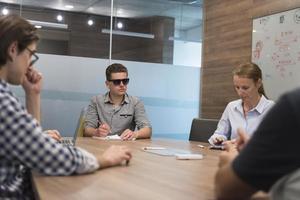 Startup-Business-Team beim Treffen foto