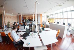 Startup-Geschäftsleutegruppe im Büro foto