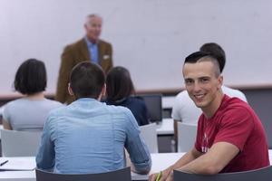 studentisches Gruppenstudium foto