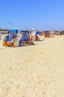 cuxhaven niedersachsen deutschland 2010 seestück strand wattwandern an der nordseeküste deutschland. foto