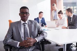 geschäftsleutegruppe im büro foto