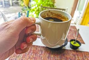 tasse americano schwarzer kaffee im restaurant mexiko. foto