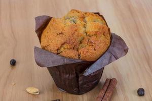 Muffin auf Holzhintergrund foto