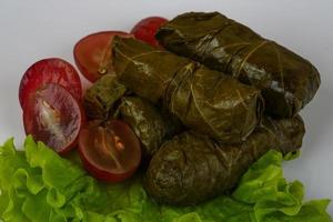 Dolma auf der Platte Nahaufnahme foto