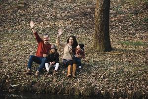 Familienporträt im Freien foto