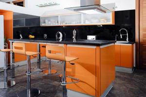 moderne Küche in Orange foto