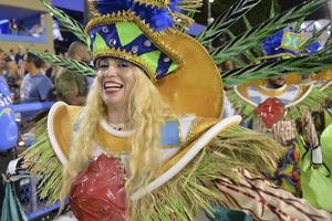 rio de janeiro, rj brasilien - 09. februar 2018 - samba-schulparade im sambodromo. Akademiker tun Sossego während des Festivals in der Straße Marques de Sapucai foto