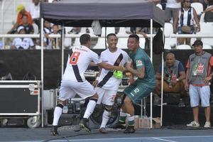 rio, brasilien - 01. april 2018 - yago pikachu spieler im spiel zwischen botafogo und vasco durch die carioca-meisterschaft im nilton santos stadion foto