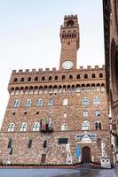 Palazzo Vecchio von der Piazza Signoria am Morgen foto