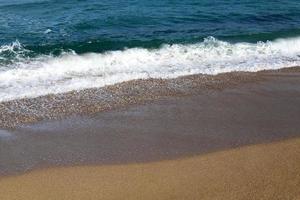 sandstrand am mittelmeer im norden israels. foto