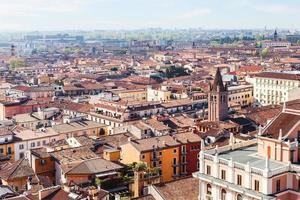 Skyline von Verona im Frühling foto