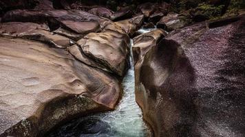 luftaufnahmen von babinda boulders qld australien foto