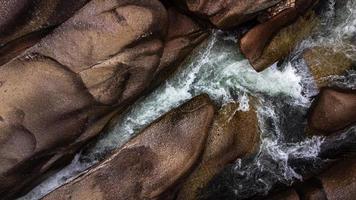 luftaufnahmen von babinda boulders qld australien foto