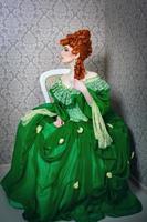 Prinzessin in prächtigem grünem Kleid
