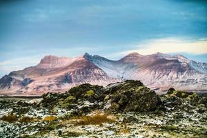 Bemoostes Lavafeld in Island foto