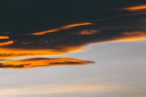 Wolken und blauer Himmel foto