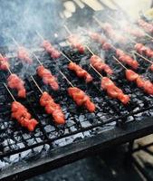 Fleisch auf dem Grill pro Foto