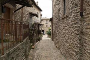 altes dorf macerino in den umbrischen bergen foto