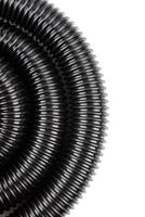 Staubsauger-Wellschlauch aus schwarzem Kunststoff auf weißem Hintergrund foto