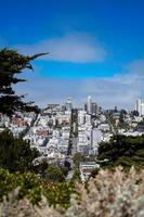 geneigte straße von san francisco foto