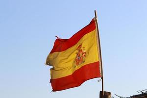 Flagge in einem Stadtpark an der Mittelmeerküste in Israel. foto